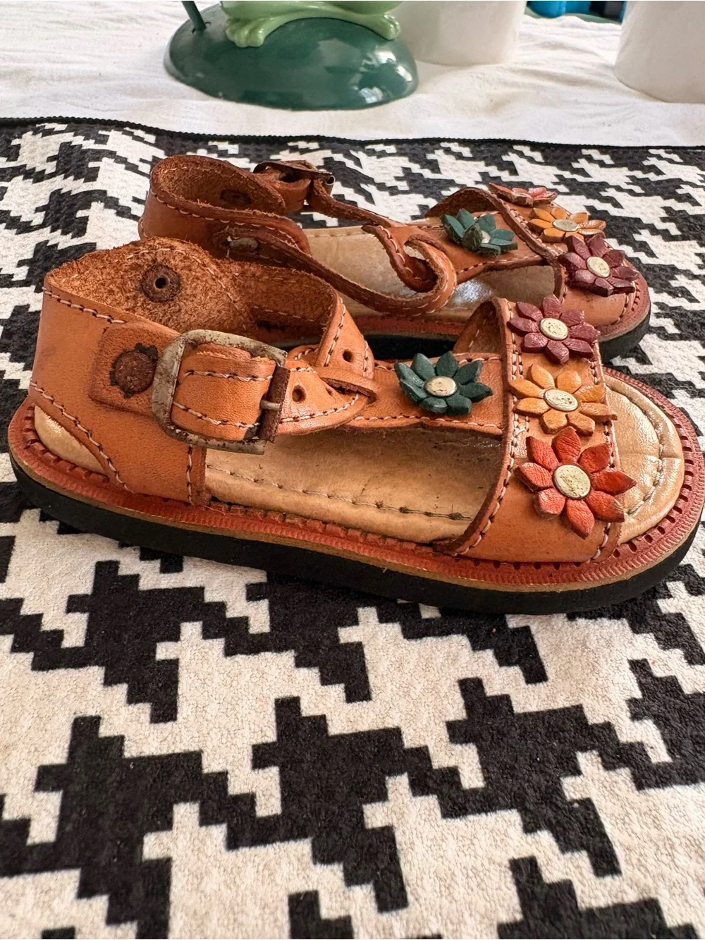 Girls Brown Leather Floral Strap Sandals - Multicolor Flower Details